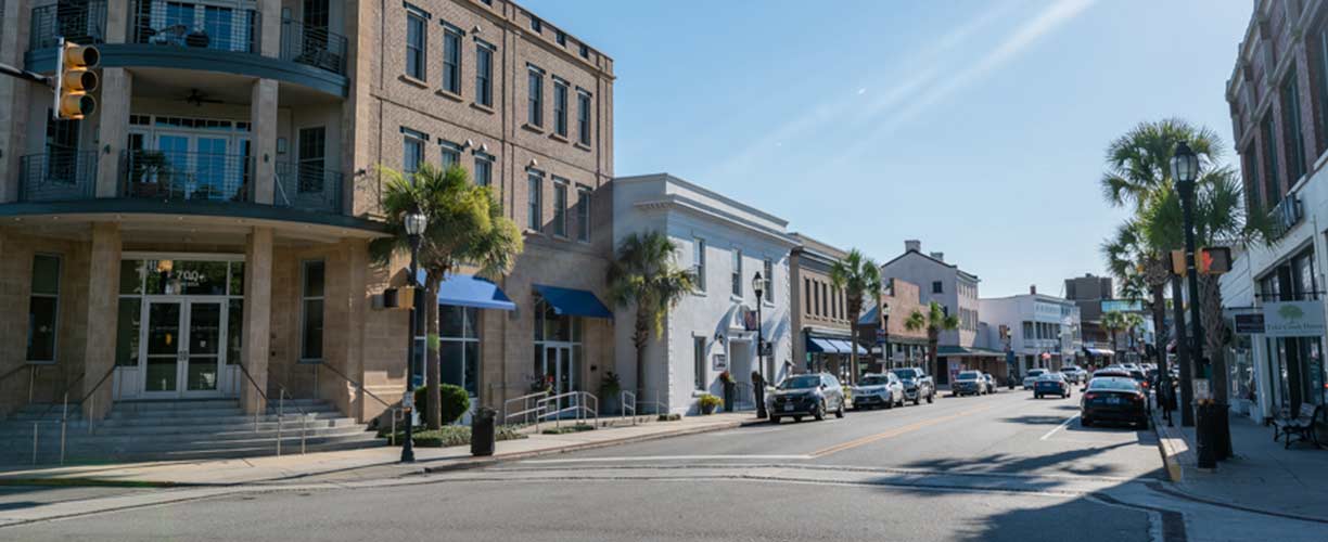 shot of beautiful downtown beaufort sc downtown with businesses, restaurants and banks